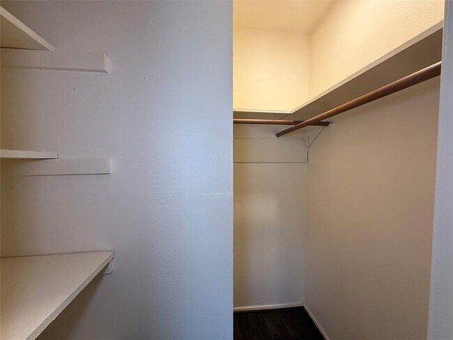 Building Photo - 1530 Heights Blvd