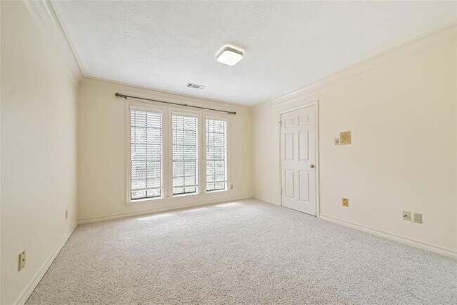 Building Photo - 1410 Osborne Dr