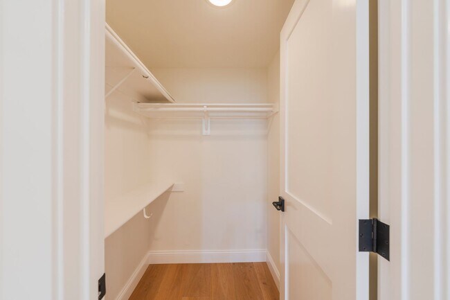 Building Photo - Beautiful Hermosa Beach Townhome Rental!