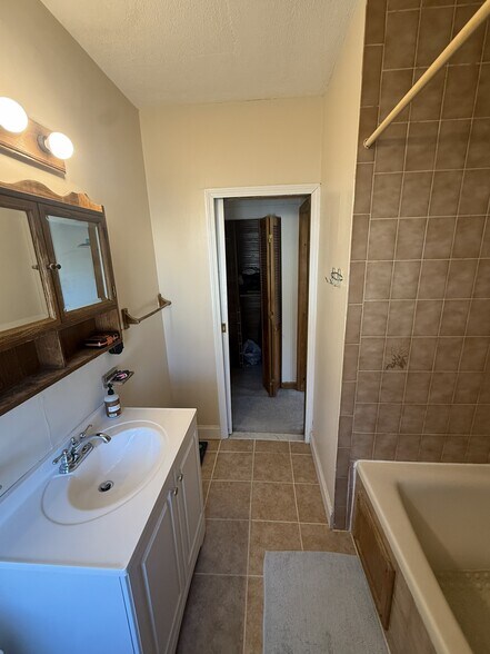 Building Photo - 5 Brewer St