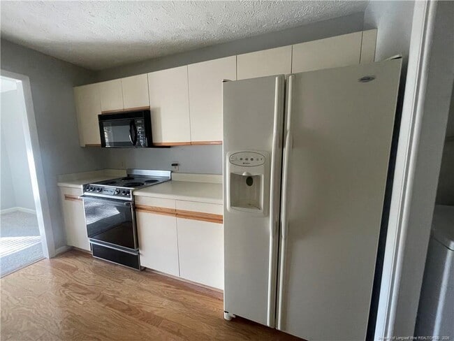 Building Photo - 663 Bartons Landing Pl