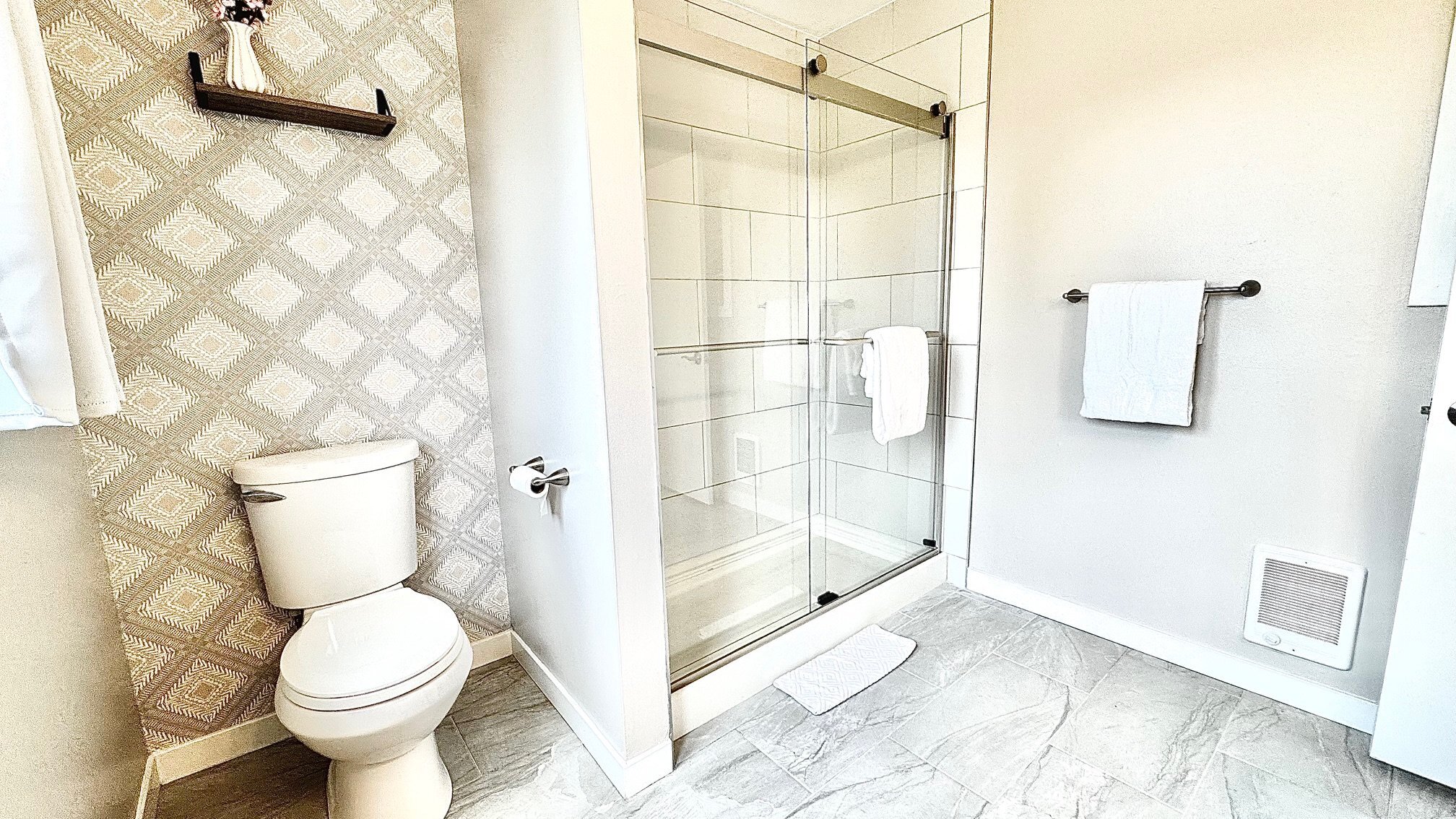 Building Photo - 3720 W Grandview Ave