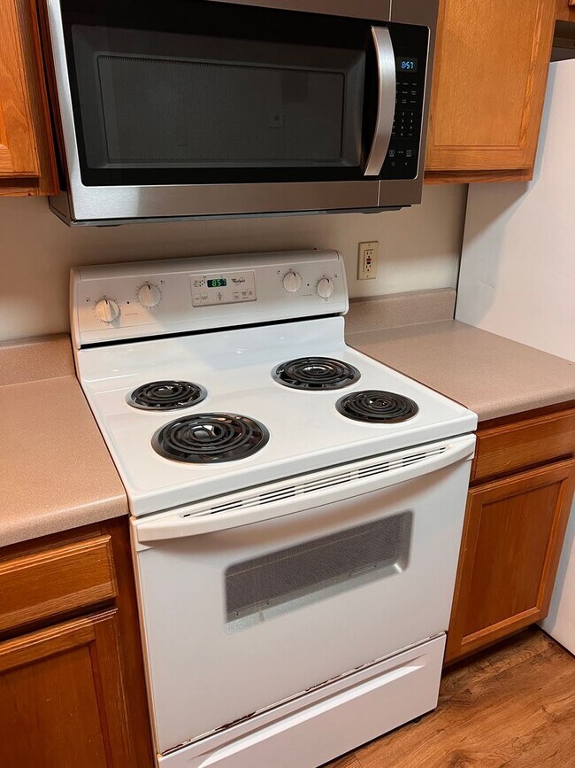 Building Photo - Taleeda 467-469