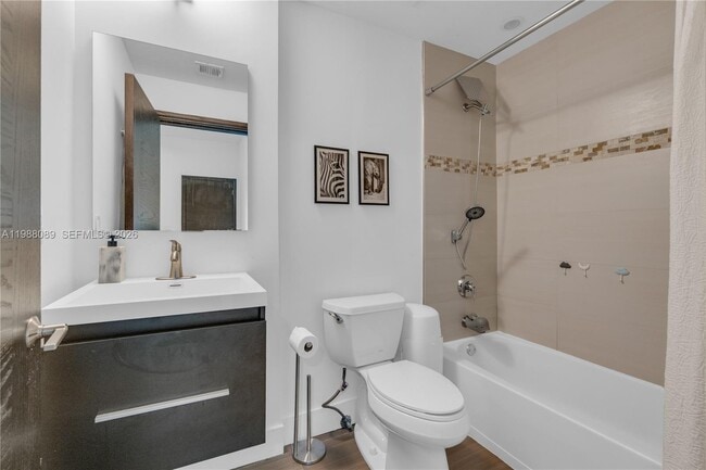 Building Photo - 3340 NE 190th St