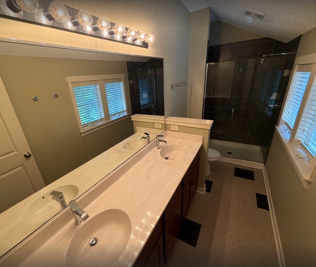 Building Photo - 15822 Drawstone Trail