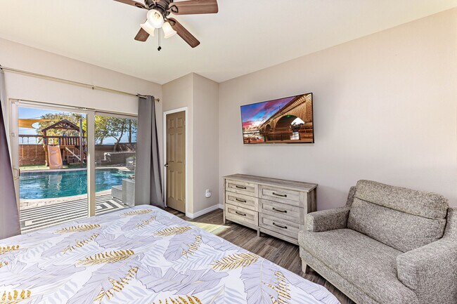 Building Photo - 820 Avalon Ave