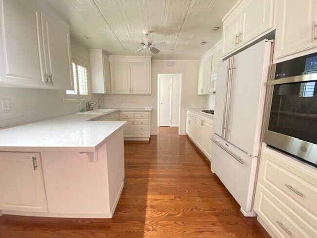 Building Photo - Updated property with luxury Appliances in a prime location in Livermore