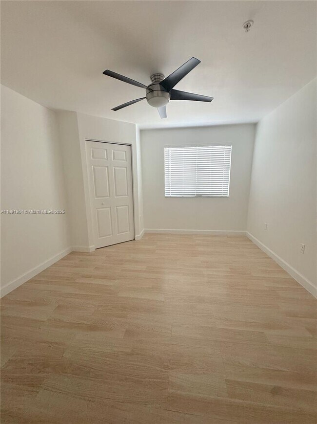 Building Photo - 620 SW 111th Ave