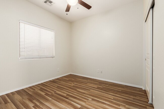 Building Photo - 15165 N 146th Ave