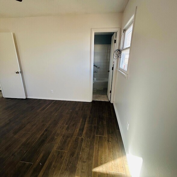 Building Photo - 1918 71st St