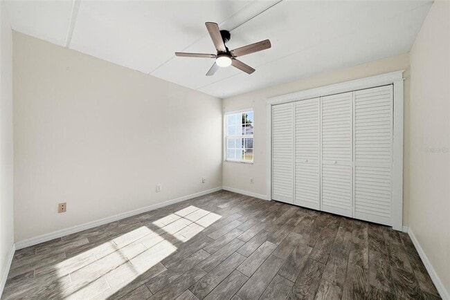 Building Photo - 3821 N Oak Dr