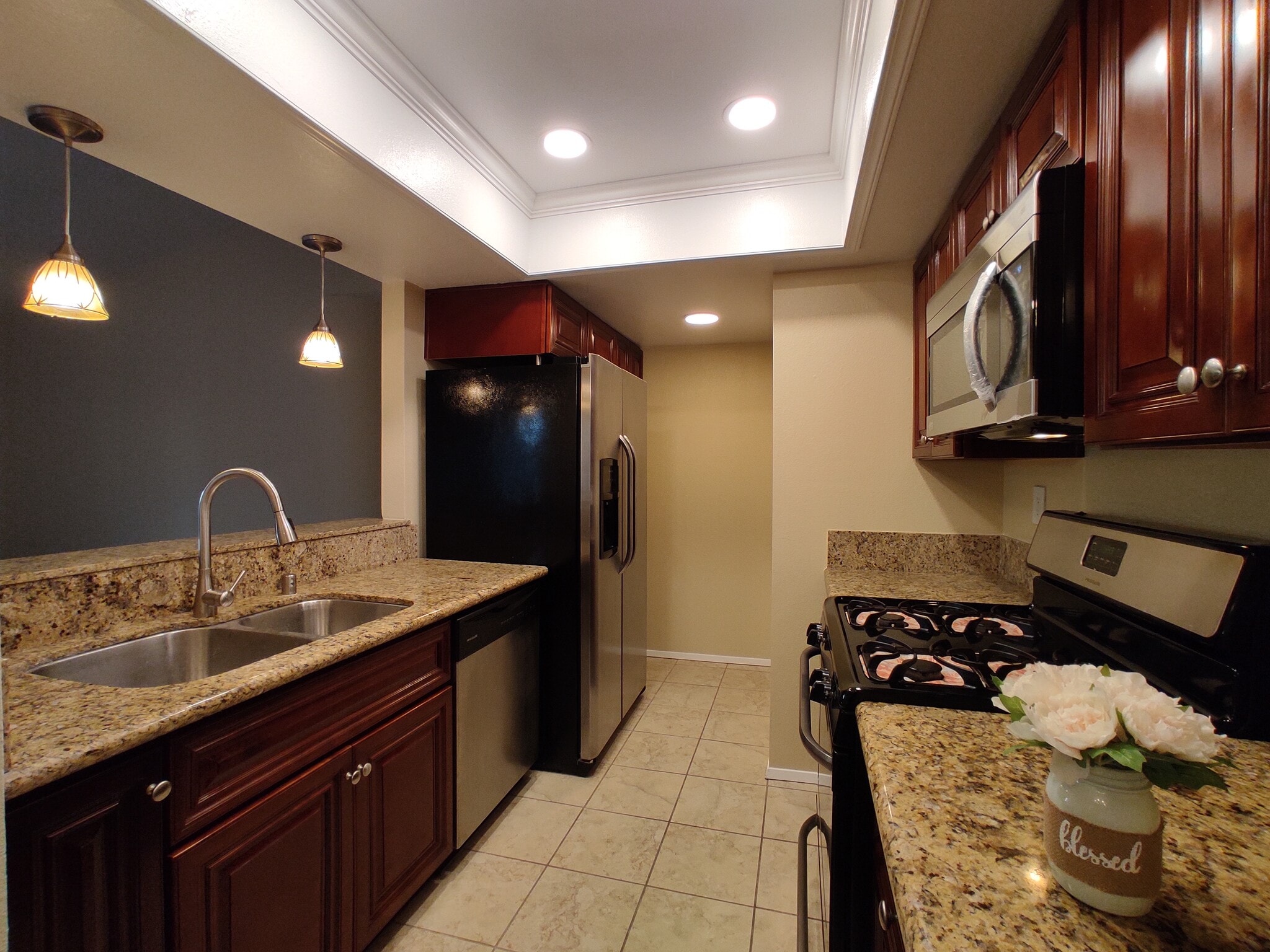 Building Photo - 9428 Twin Trails Dr