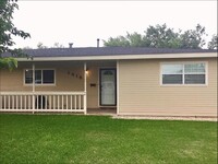 Building Photo - 1418 Crescent Dr