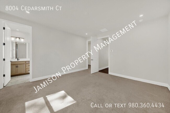 Building Photo - 8004 Cedarsmith Ct