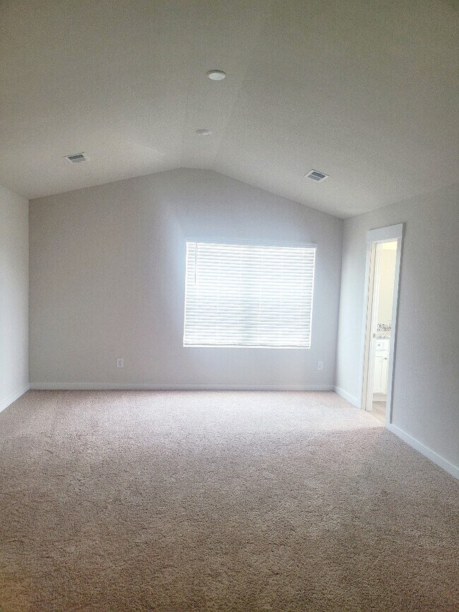Building Photo - 1031 Peaceful Fawn Dr