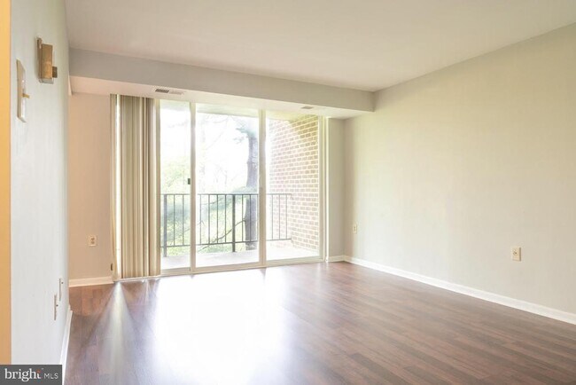 Building Photo - 1554 Northgate Square