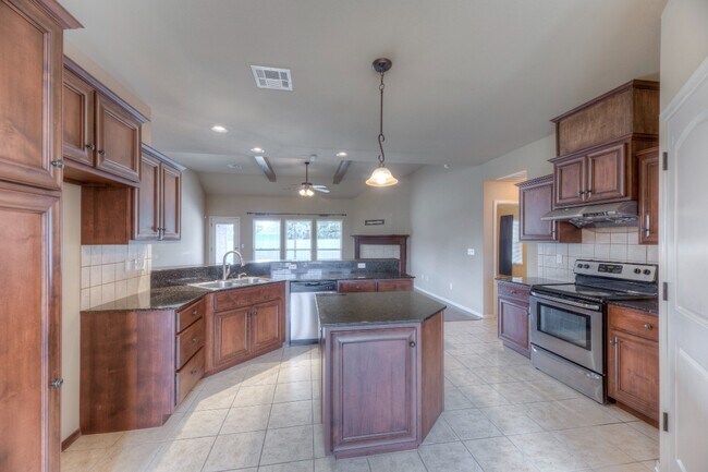 Building Photo - 1501 W Birmingham St