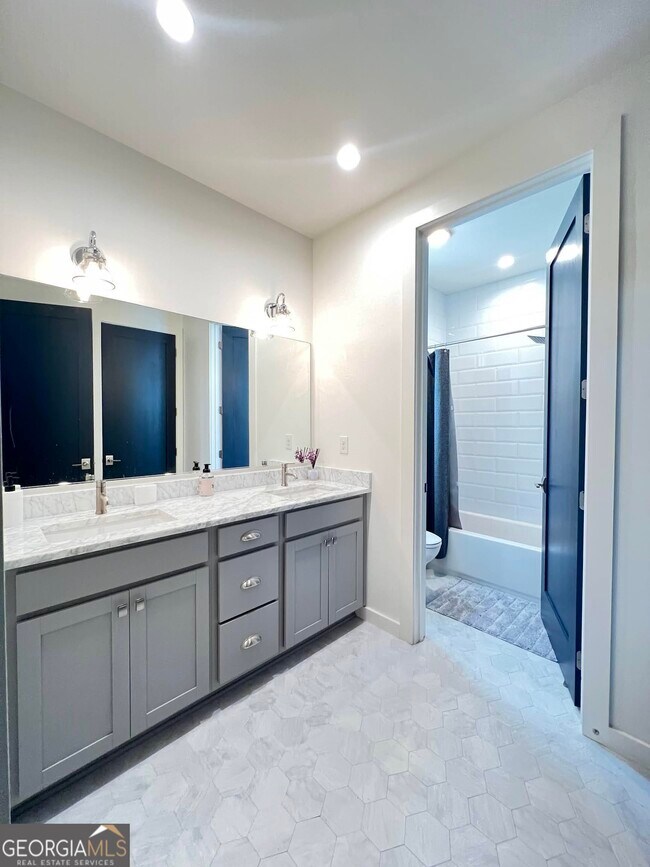 Building Photo - 167 Ravenhurst Ln