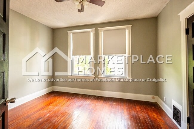 Building Photo - 2922 Hackberry St