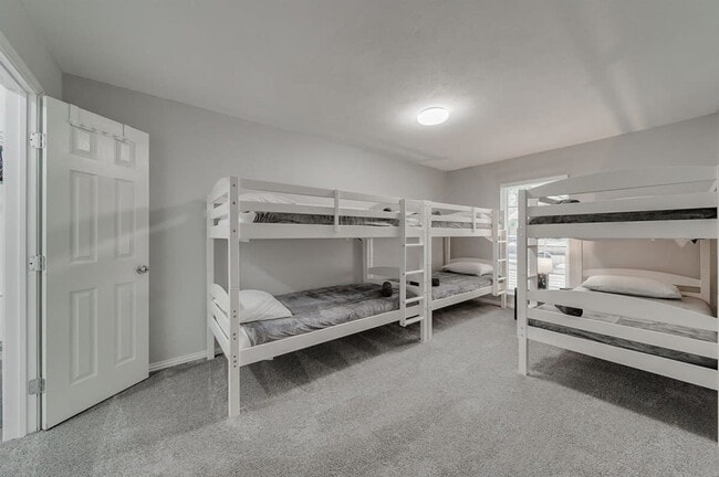 Building Photo - 2922 Clover Valley Dr