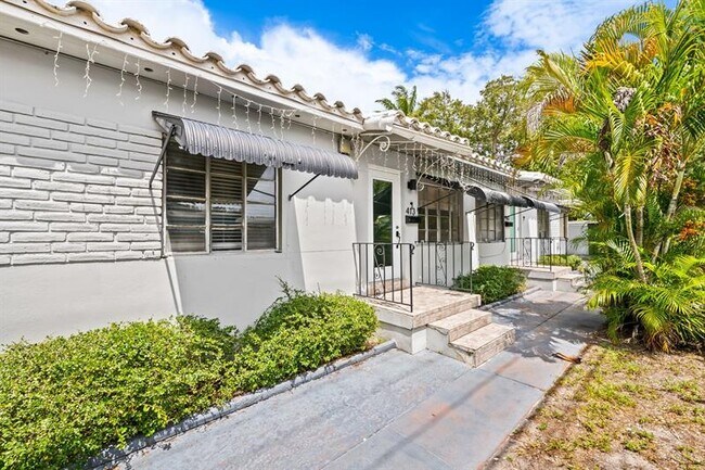 Building Photo - 411 SW 18th St