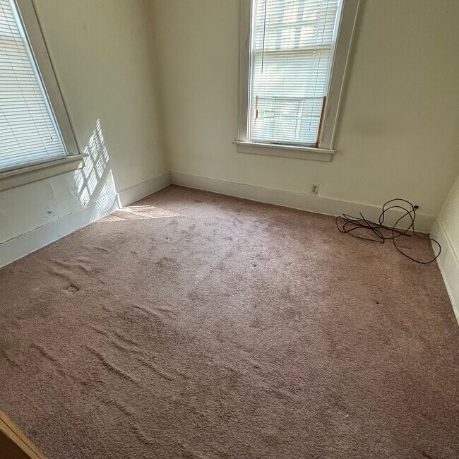 Building Photo - 203 S Homer St