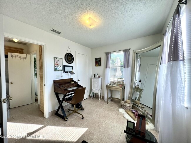 Building Photo - 710 Flamingo Dr