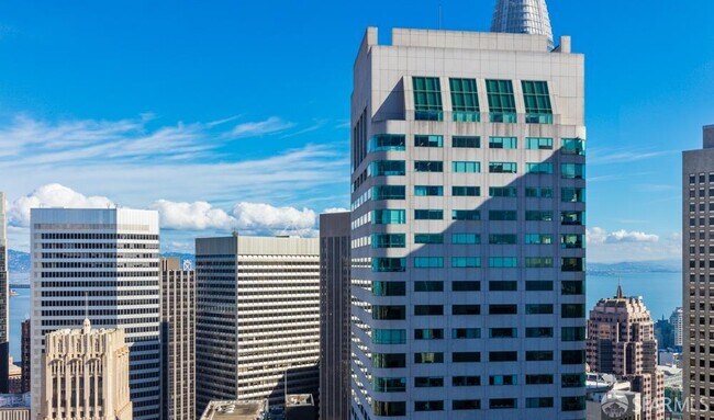 Building Photo - 333 Bush St