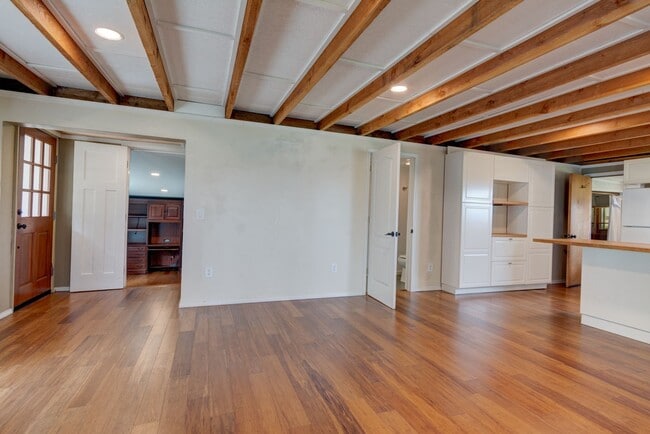 Building Photo - 2 Bed 2 Bath Country Home with Penn Cove View on 2.5 Acres