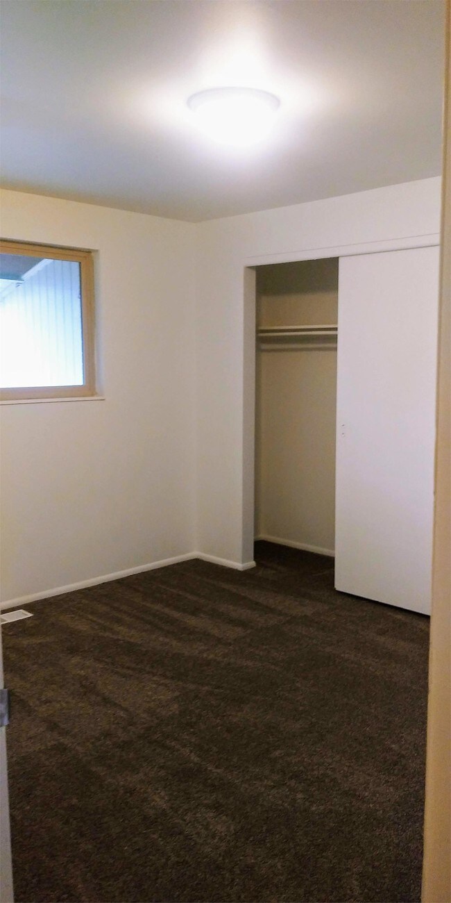 Building Photo - 511 N 200 E
