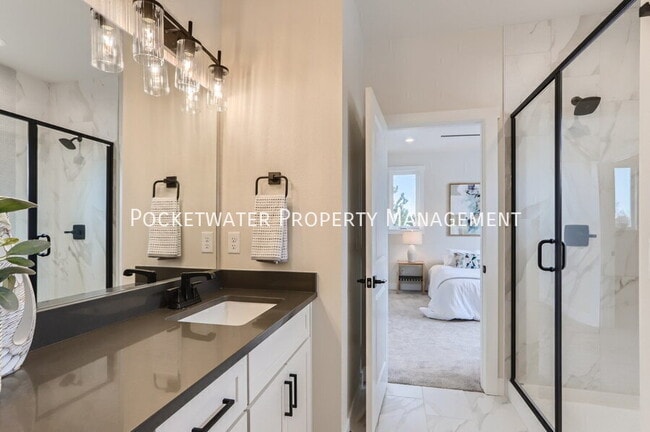 Building Photo - 1331 Baker St