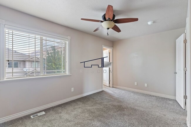 Building Photo - 1081 E 1550 S