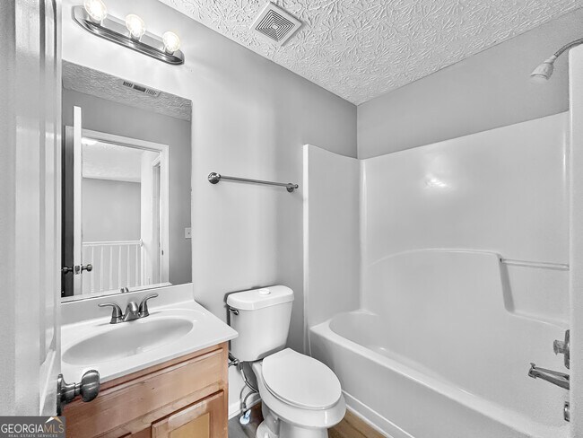 Building Photo - 206 Ilex Dr