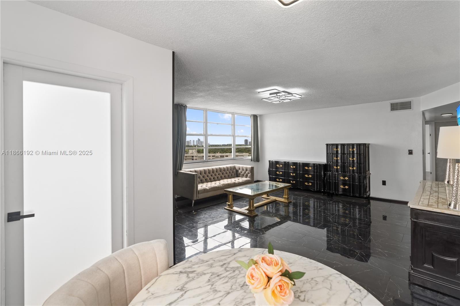 Building Photo - 1351 NE Miami Gardens Dr