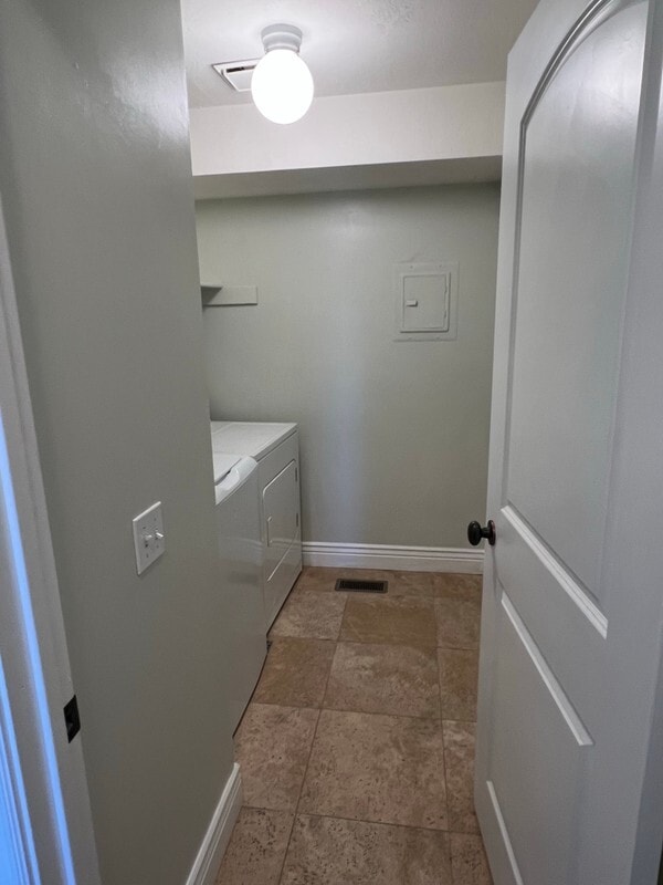 Building Photo - 893 Arnecia Ct