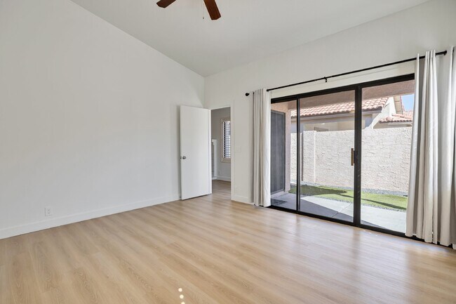 Building Photo - Beautiful home in gated community in Ahwatukee now available!