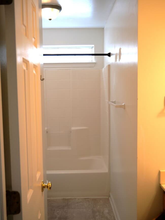 Building Photo - 113 Amelia Ct