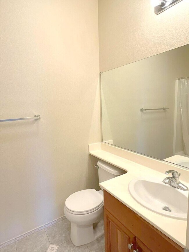 Building Photo - 915 Joree Ln