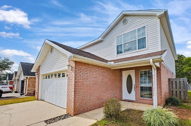 Building Photo - 4 Bedroom in Magnolia Forest in Bluewater Bay!