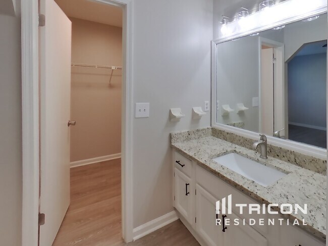 Building Photo - 2270 George Wythe Rd