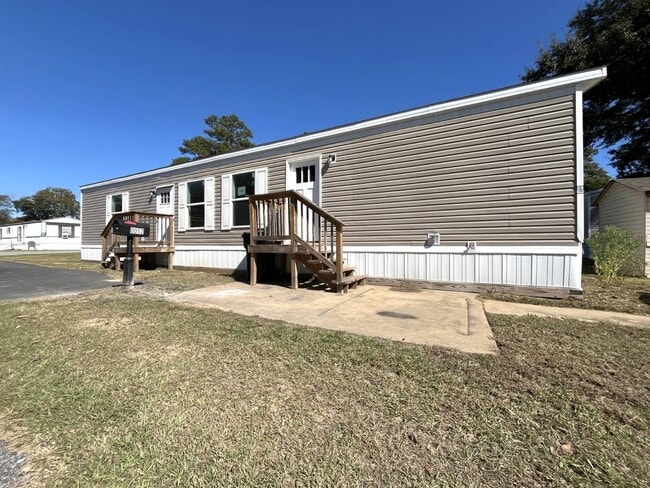 Building Photo - 3110 Victory Dr