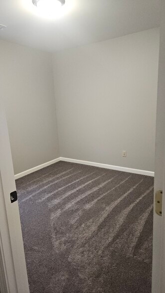 2 BR - 8382 Regal Bend Dr