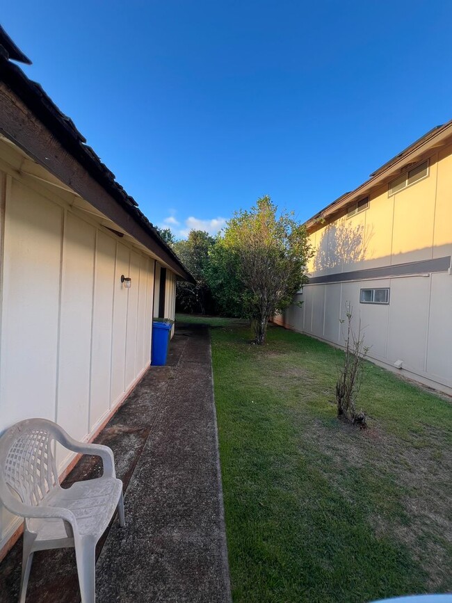 Building Photo - Single Level 3 bedroom / 2 bath house with a 2 car garage in Waipio **First Showing on Wednesday,...