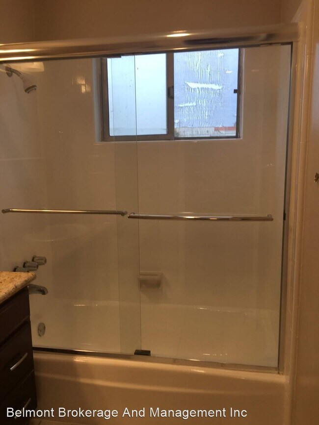 Building Photo - 445 Ximeno Ave