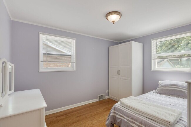 Building Photo - 47 Hackberry Ln
