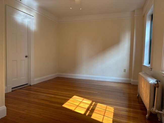 Building Photo - 124 Bowdoin St