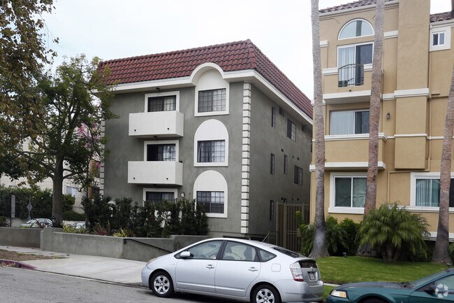 Building Photo - 3600 Empire Dr