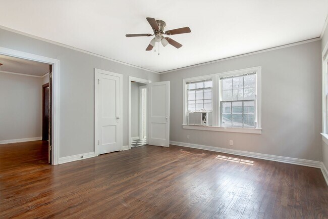 Building Photo - 2 Bedroom, 1 Bath near Lower Greenville