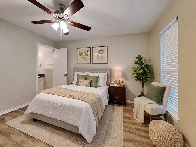 Building Photo - Newly Renovated Single Family Home | 3 BR/1.5BA | 2-Car Covered Parking | Covered Patio