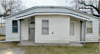 Building Photo - 22100 Hawthorne St